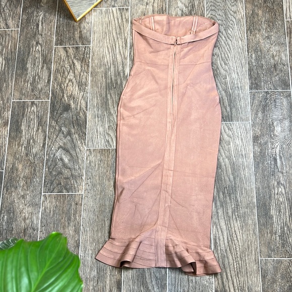 HOUSE OF CB ‘Fabrizia’ Tan Bandage Strapless Dress NWOT - Picture 9 of 11
